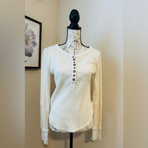 WE THE FREE women’s Medium Top